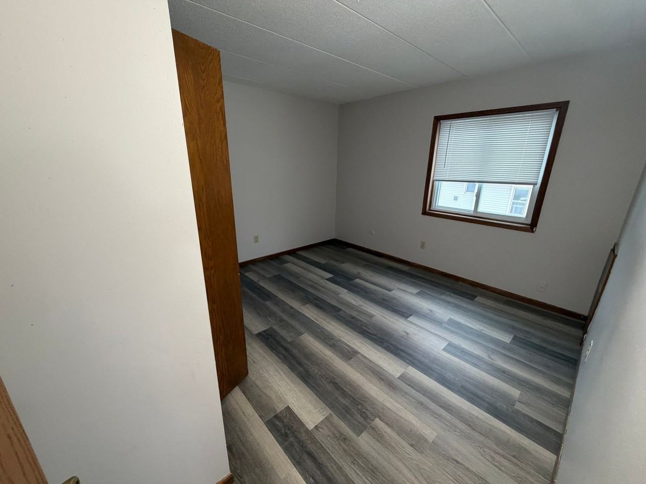 Eastwood Manor Apartments - Photo 4 of 8