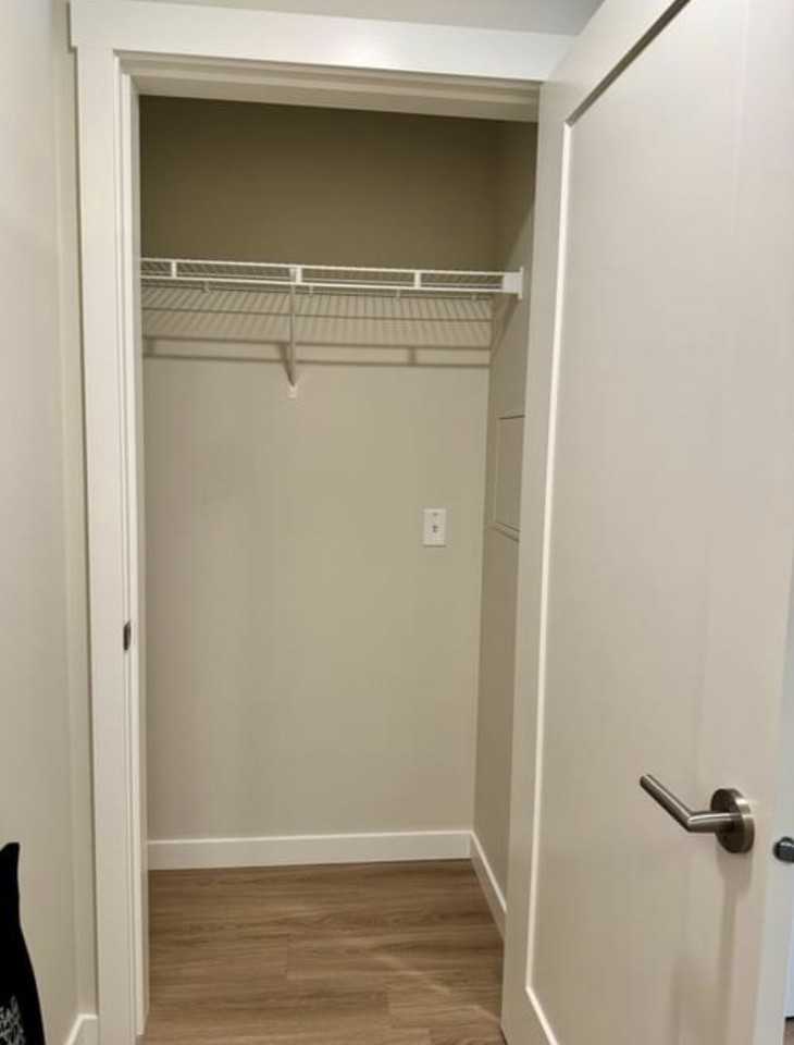 831 6th Street #418 - Photo 4 of 9