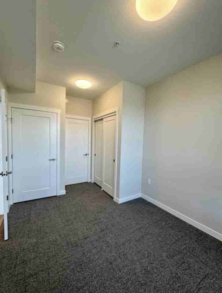 831 6th Street #418 - Photo 5 of 9