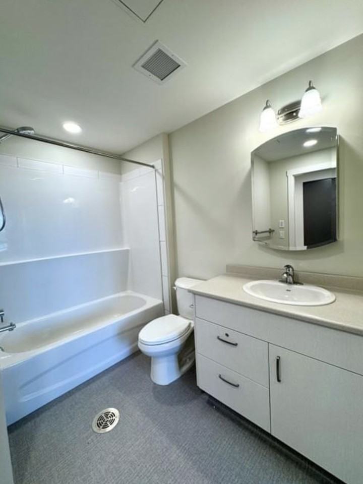 831 6th Street #418 - Photo 6 of 9