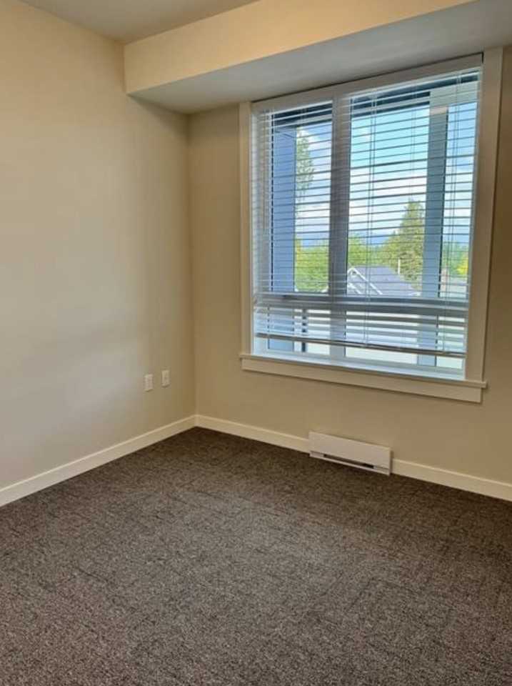 831 6th Street #418 - Photo 7 of 9