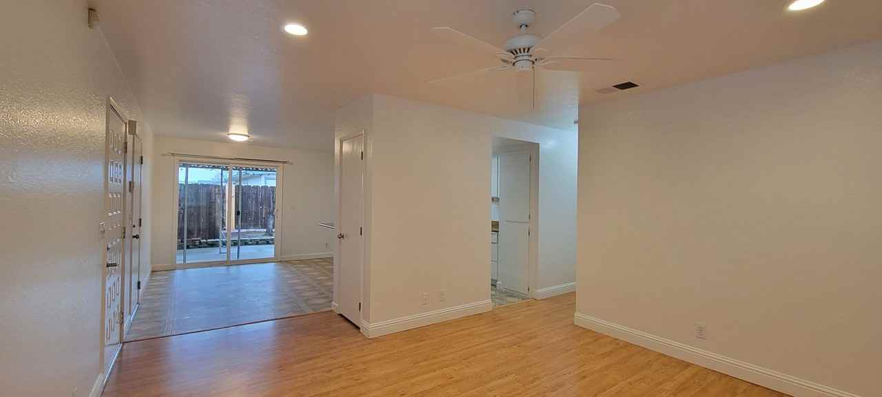 4253 White River Ct - Photo 3 of 21