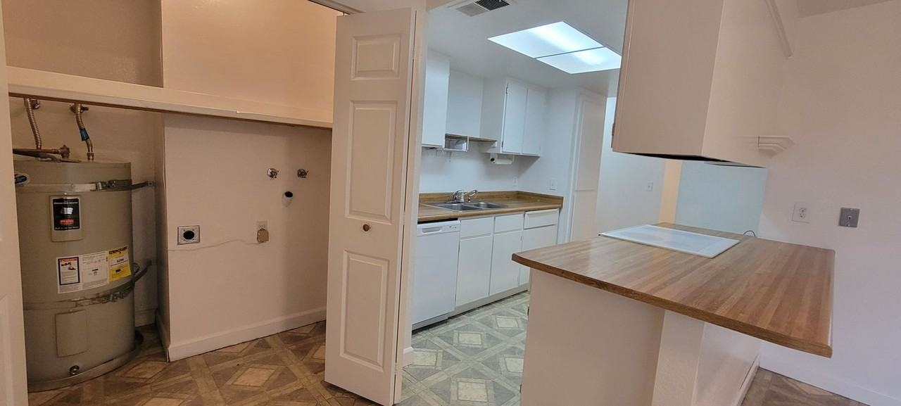 4253 White River Ct - Photo 6 of 21