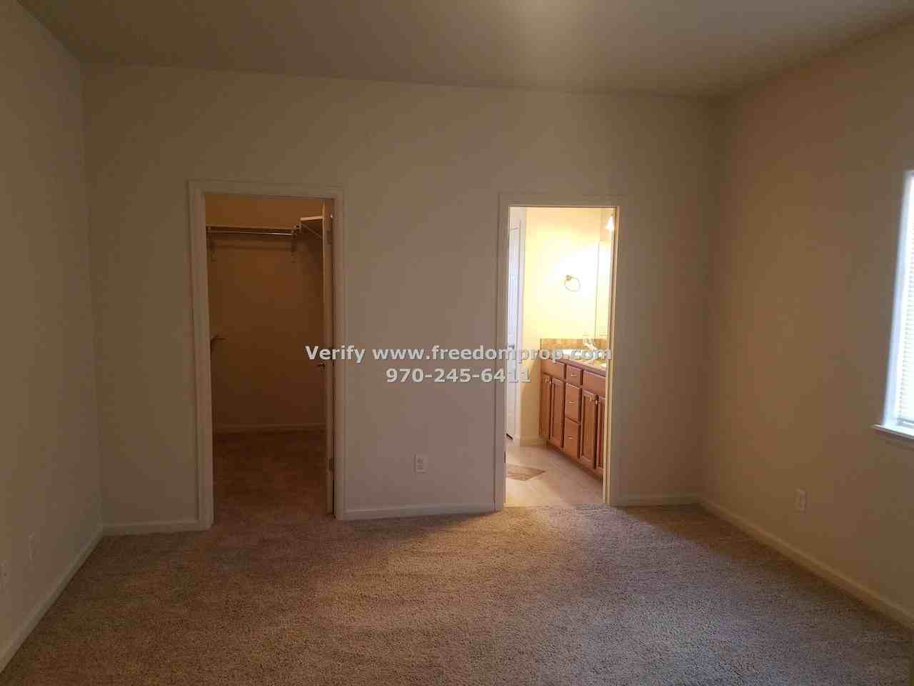 1187 Cherrywood Ave - Photo 5 of 10