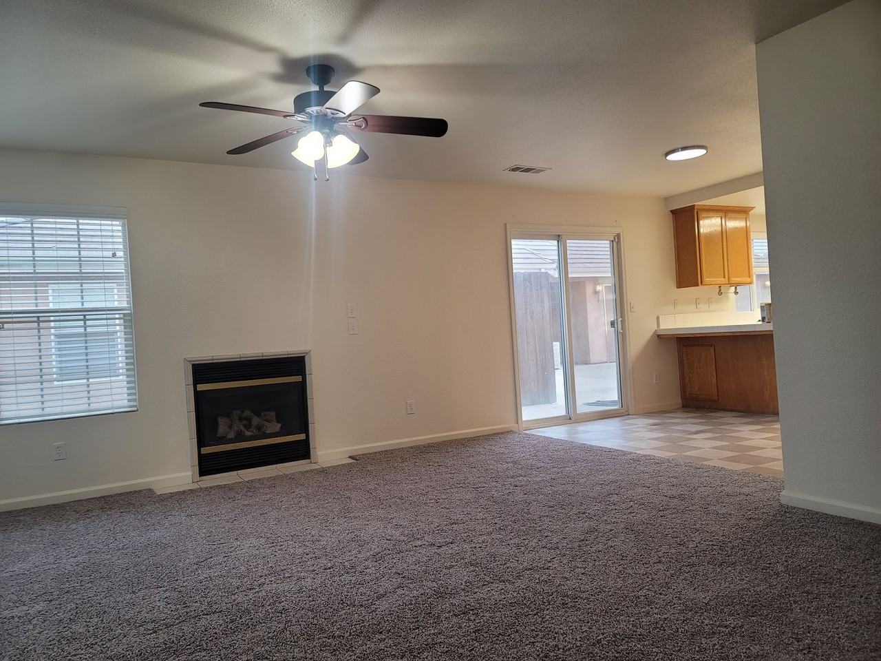 3637 W Babcock Ct - Photo 4 of 8