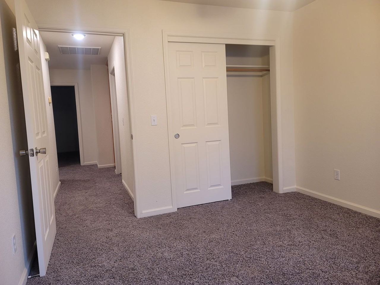 3637 W Babcock Ct - Photo 7 of 8