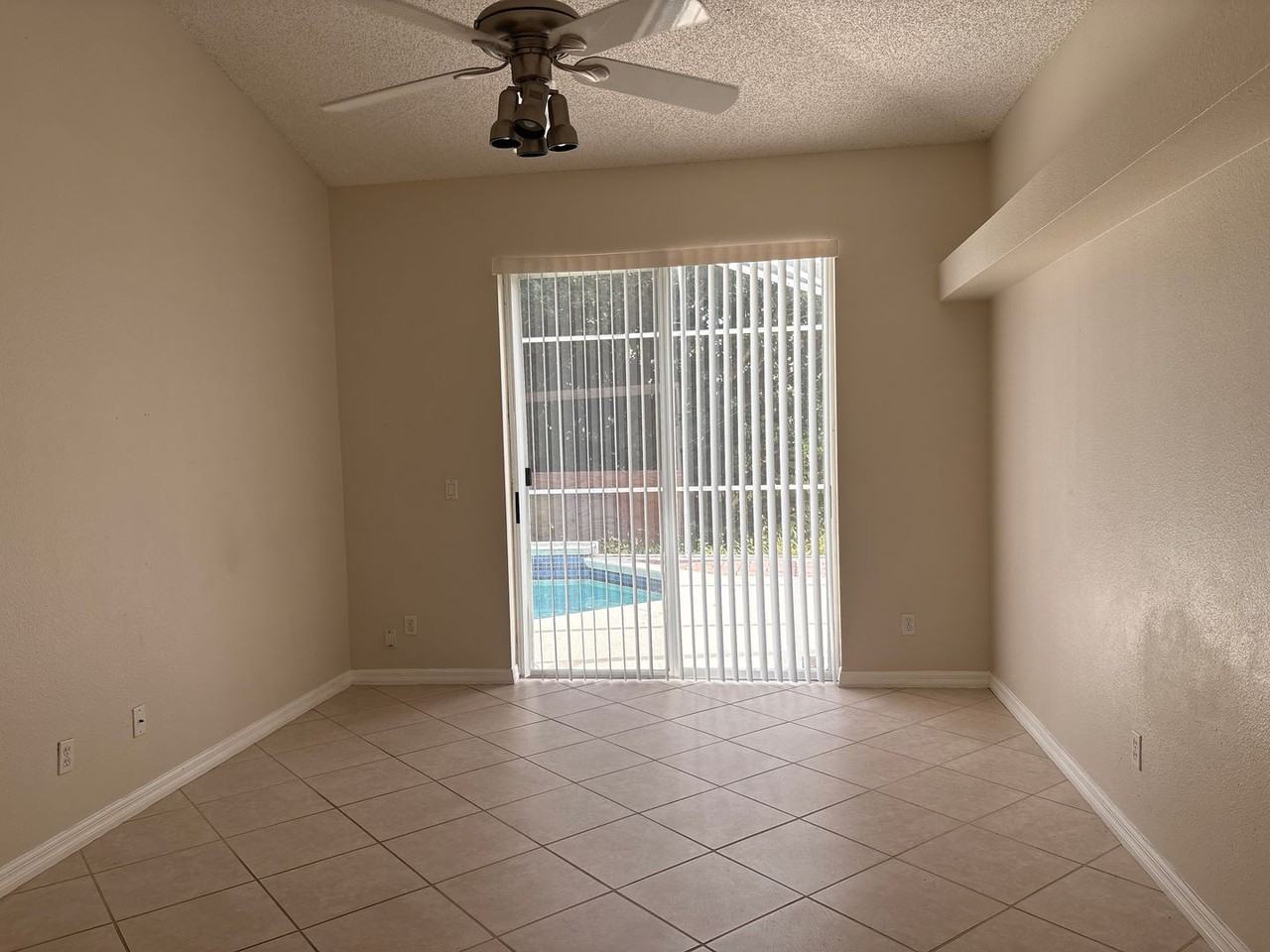 13815 Boros St - Photo 7 of 11