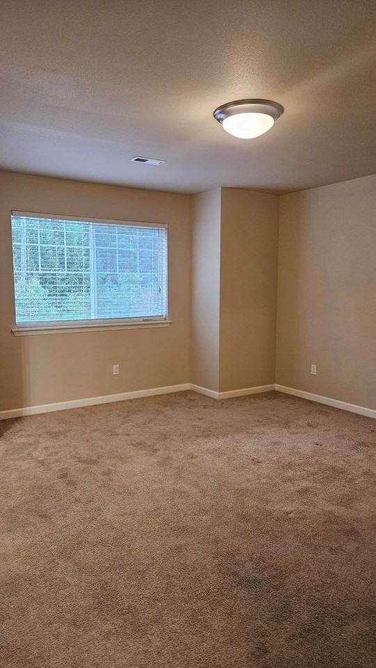 7537 Columbia Way Ne - Photo 7 of 19