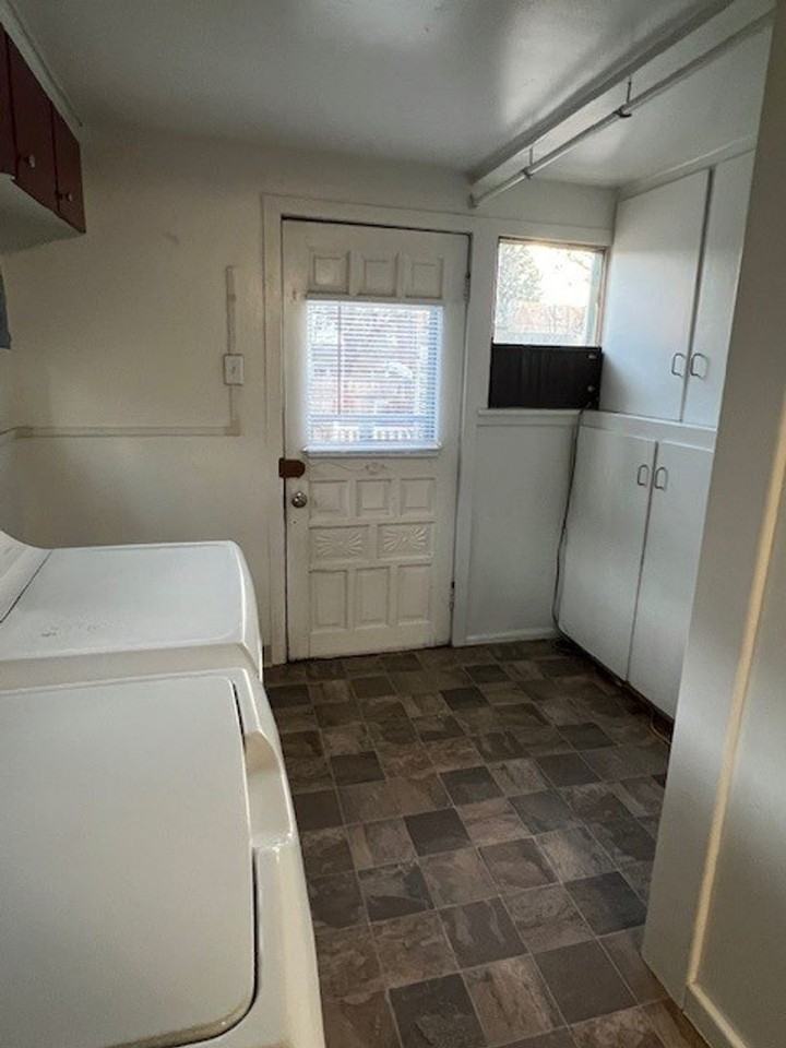 468 W 5th St - Photo 7 of 21