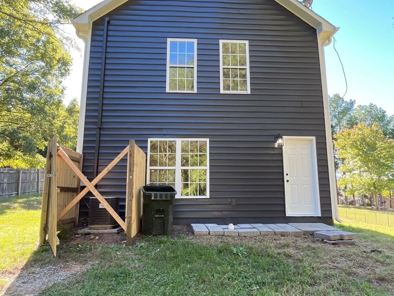 3606 Meriwether Dr - Photo 3 of 17