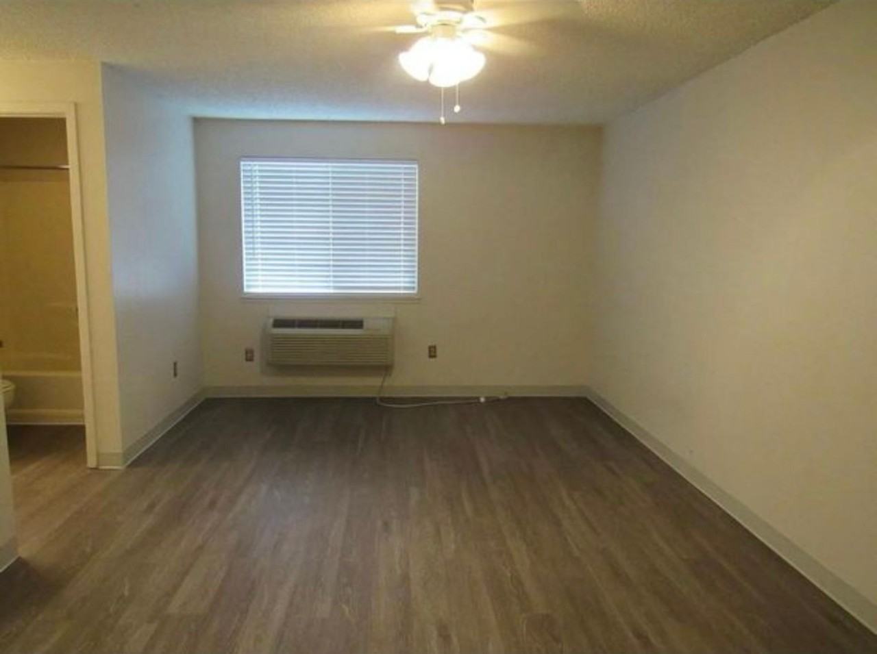 543W. 6th St. - Photo 3 of 7