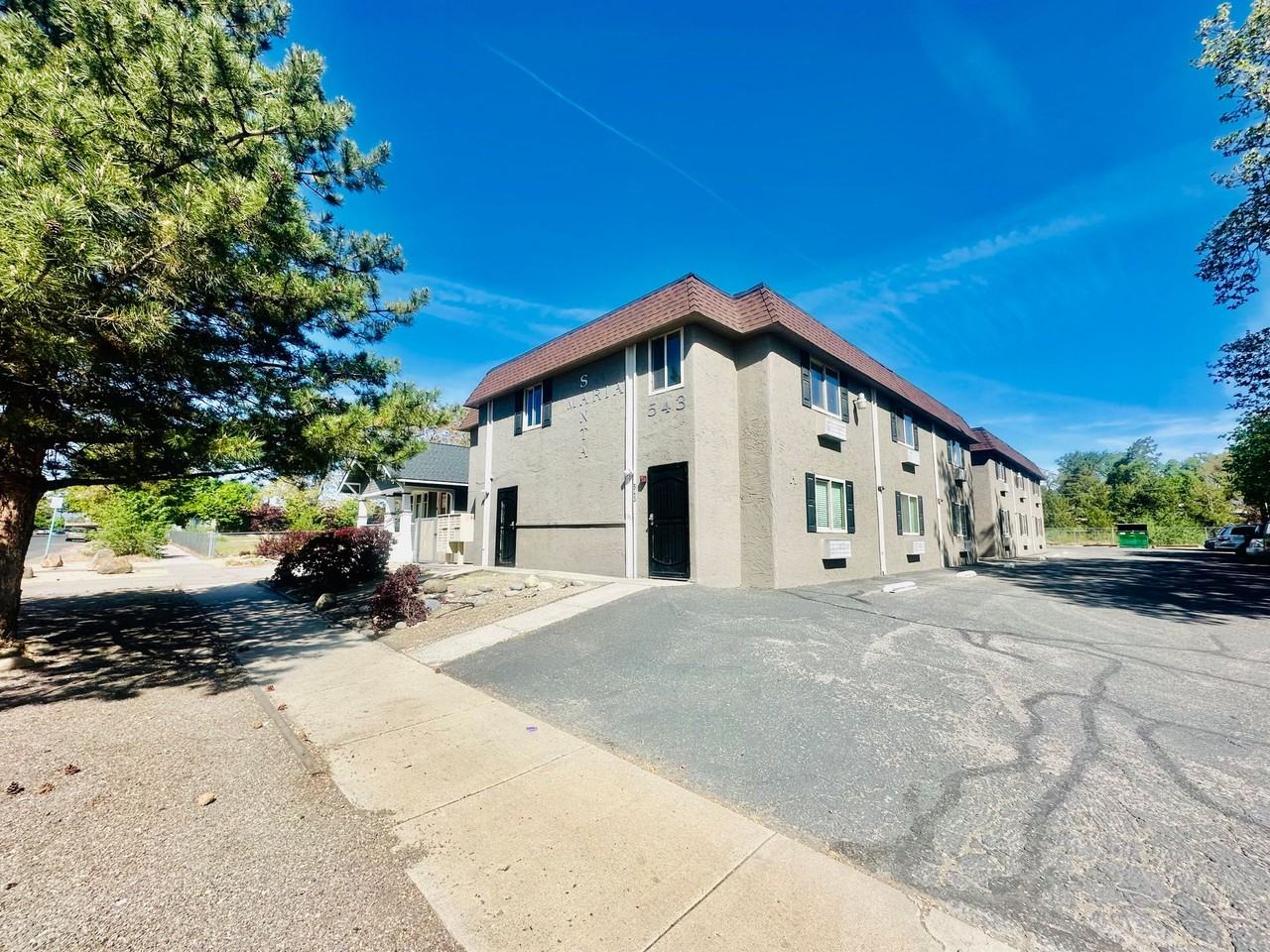 543W. 6th St. - Photo 5 of 7