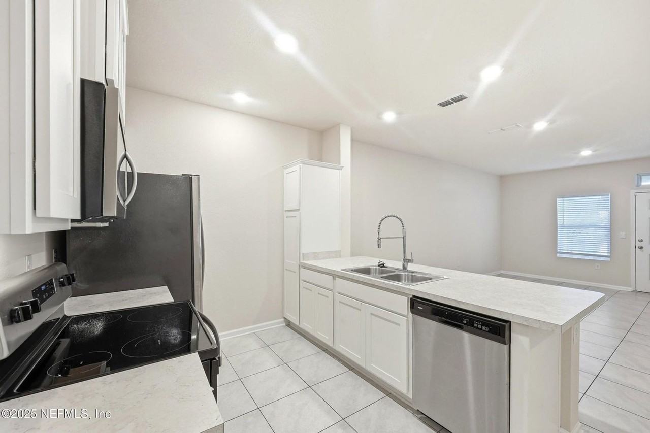 86768 Mainline Rd - Photo 7 of 30