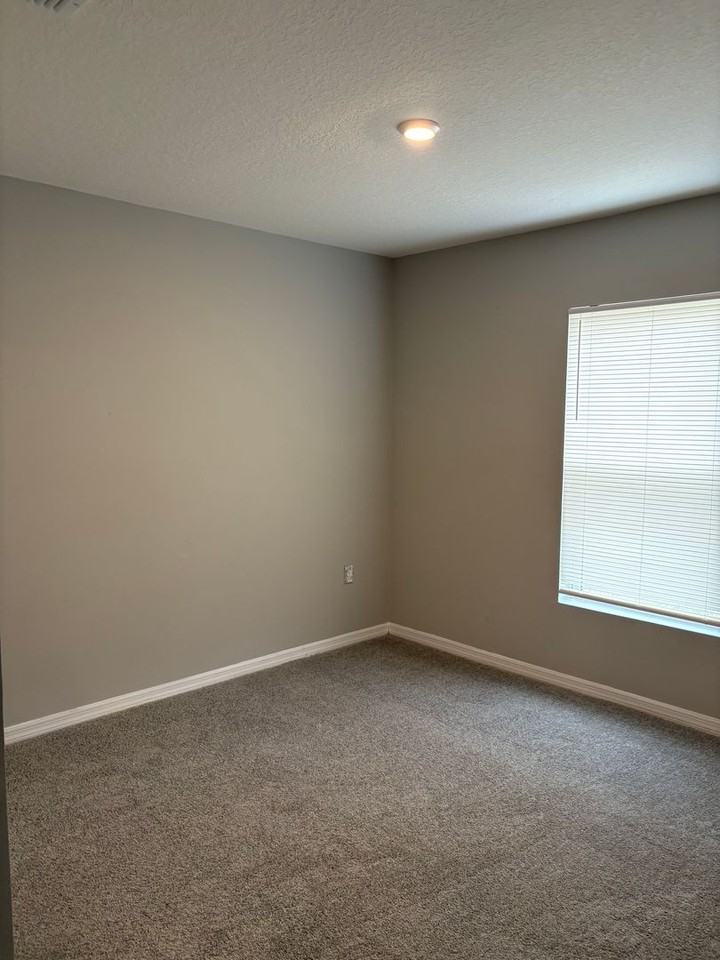 904 Gillingham Ct - Photo 3 of 12