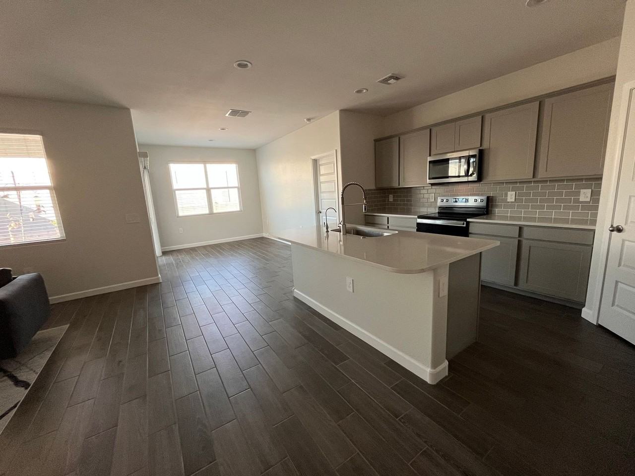 23928 W Ripple Rd - Photo 2 of 7