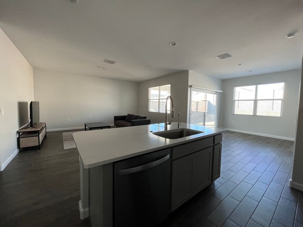 23928 W Ripple Rd - Photo 3 of 7