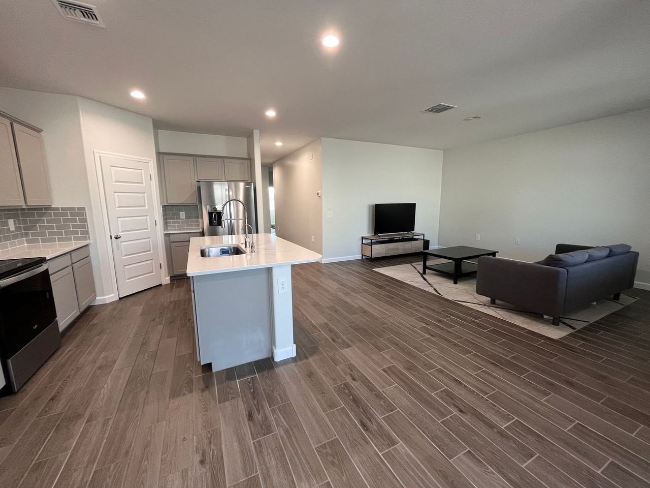 23928 W Ripple Rd - Photo 4 of 7