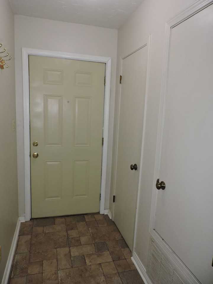 7356 Sandy Creek Cir - Photo 2 of 29