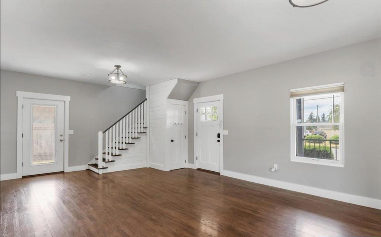 3505 Lancaster Dr Ne - Photo 2 of 12