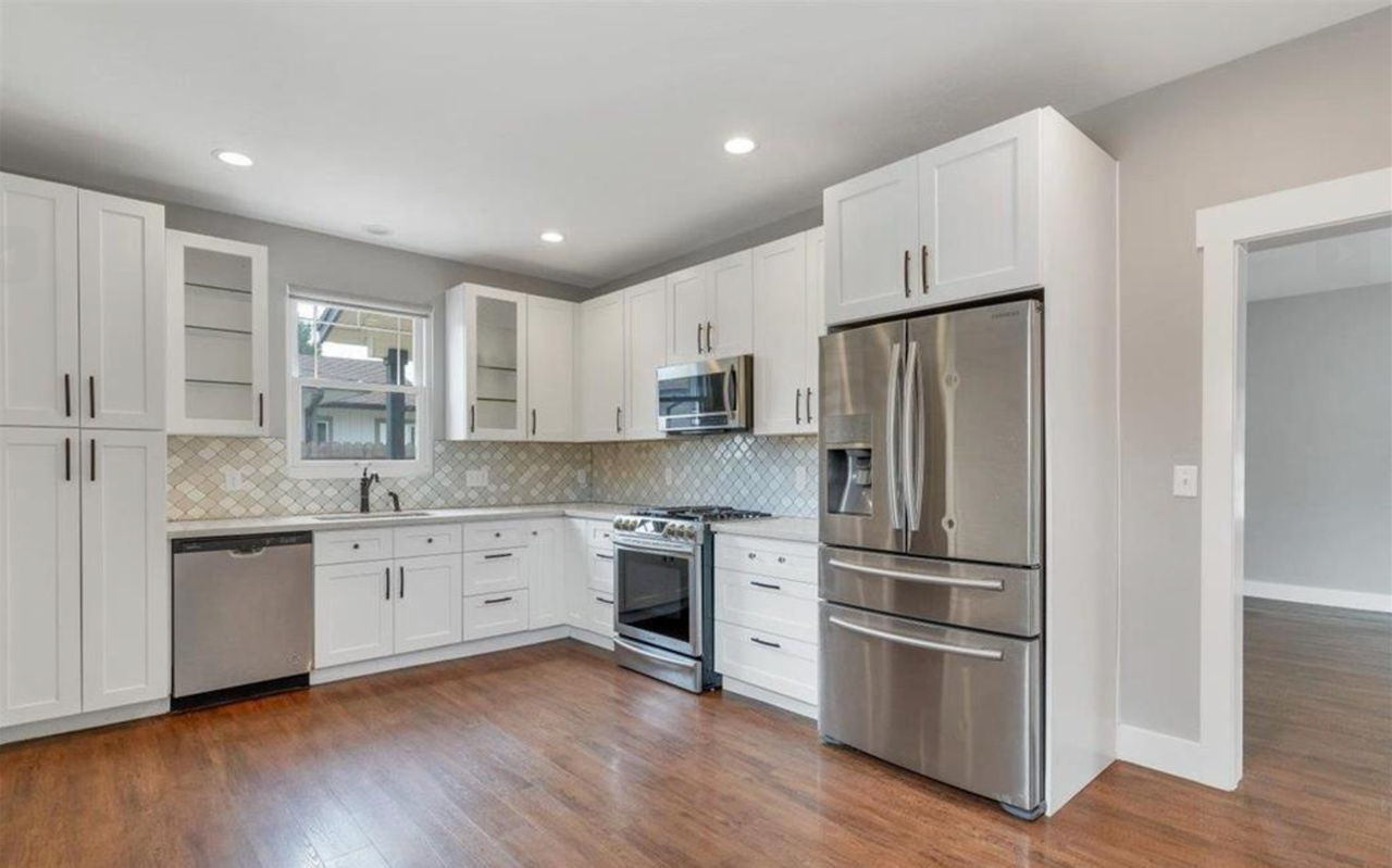 3505 Lancaster Dr Ne - Photo 4 of 12