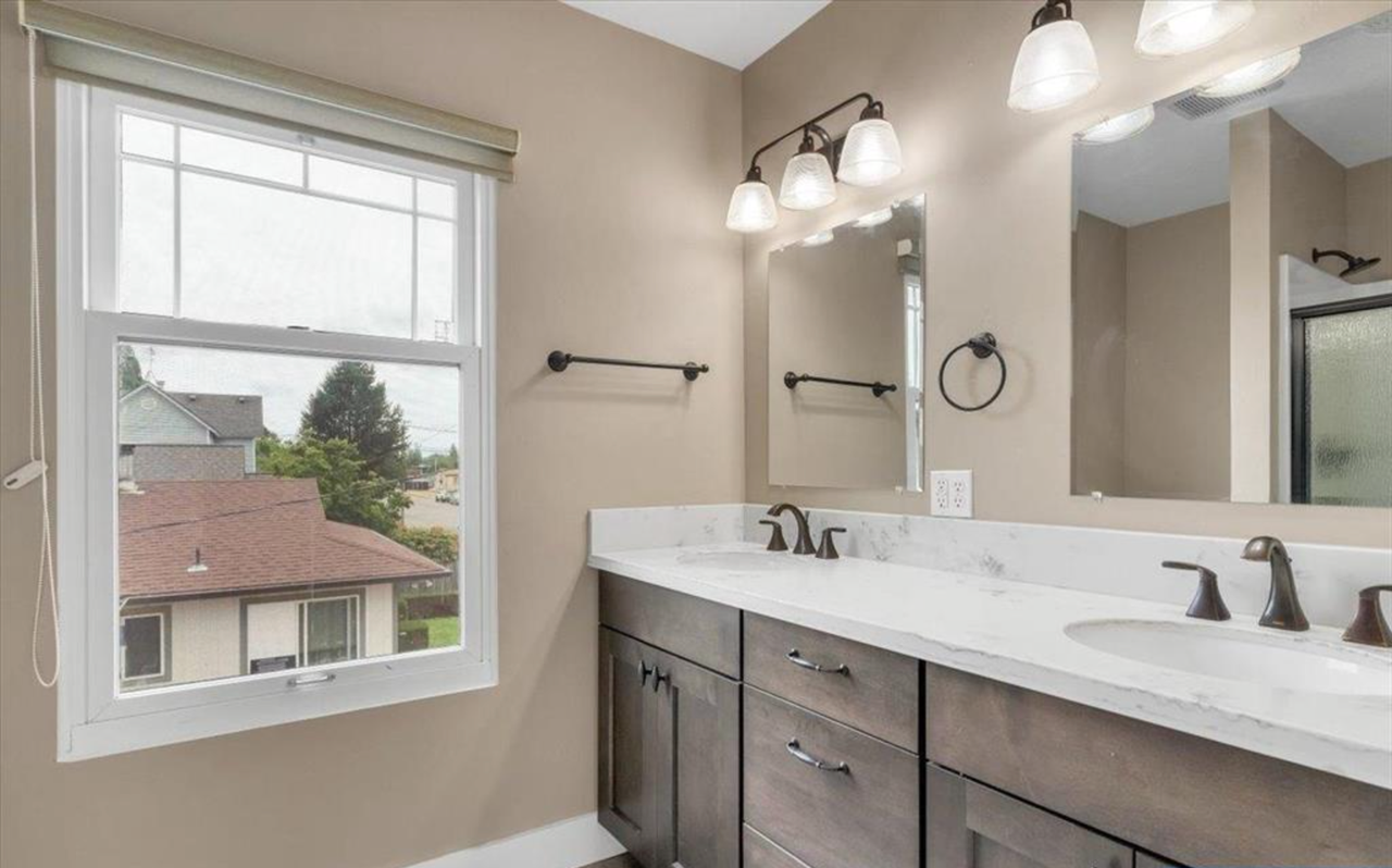 3505 Lancaster Dr Ne - Photo 6 of 12