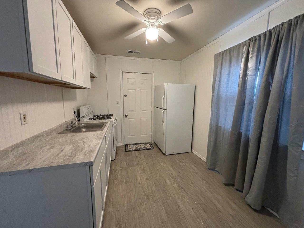 11291 Lozier Avenue - Photo 3 of 8