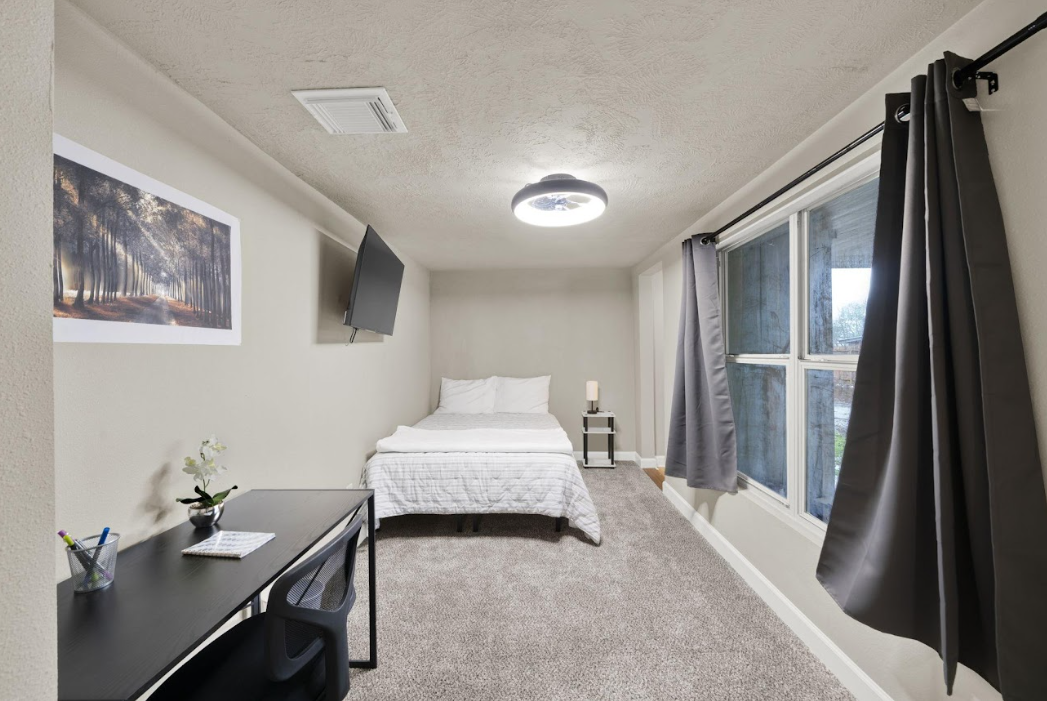 1917 Sadler Street, Unit 2A - Photo 2 of 9
