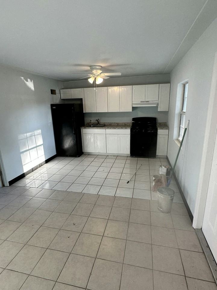 10464 106th Avenue North, Unit 8 - Photo 6 of 10