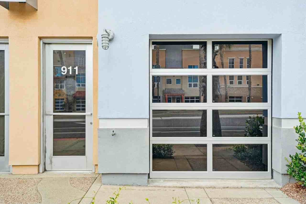 911 East Santa Ana Boulevard - Photo 4 of 29