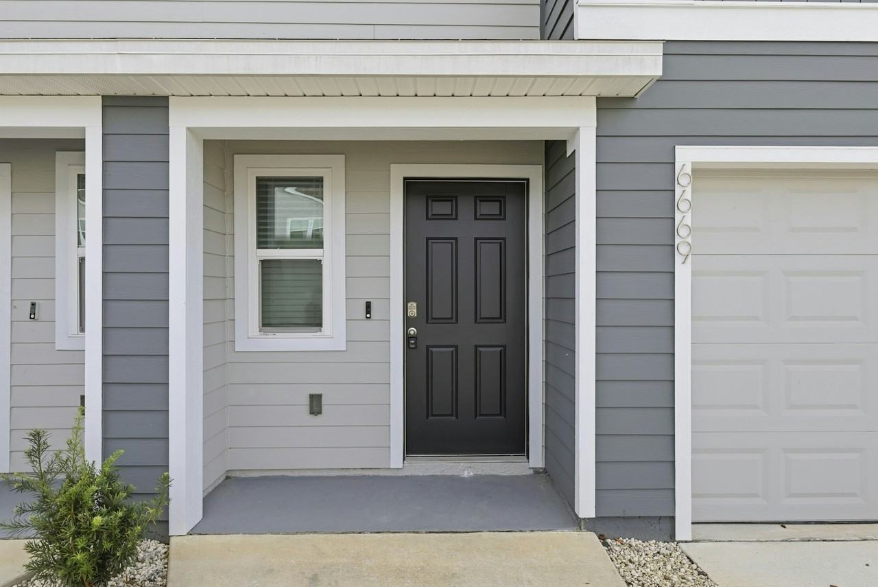 6669 Southwest 81st Loop - Photo 2 of 23