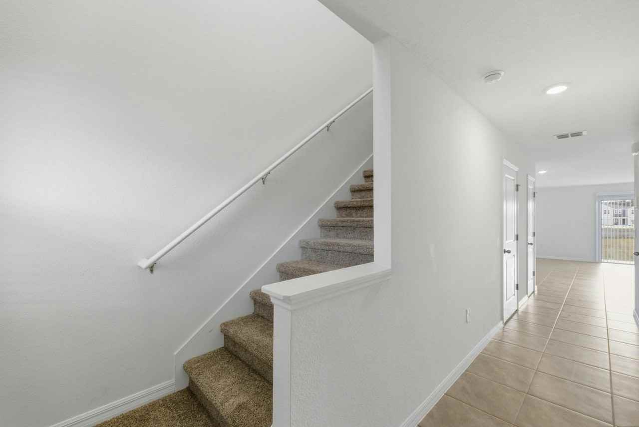 6669 Southwest 81st Loop - Photo 3 of 23