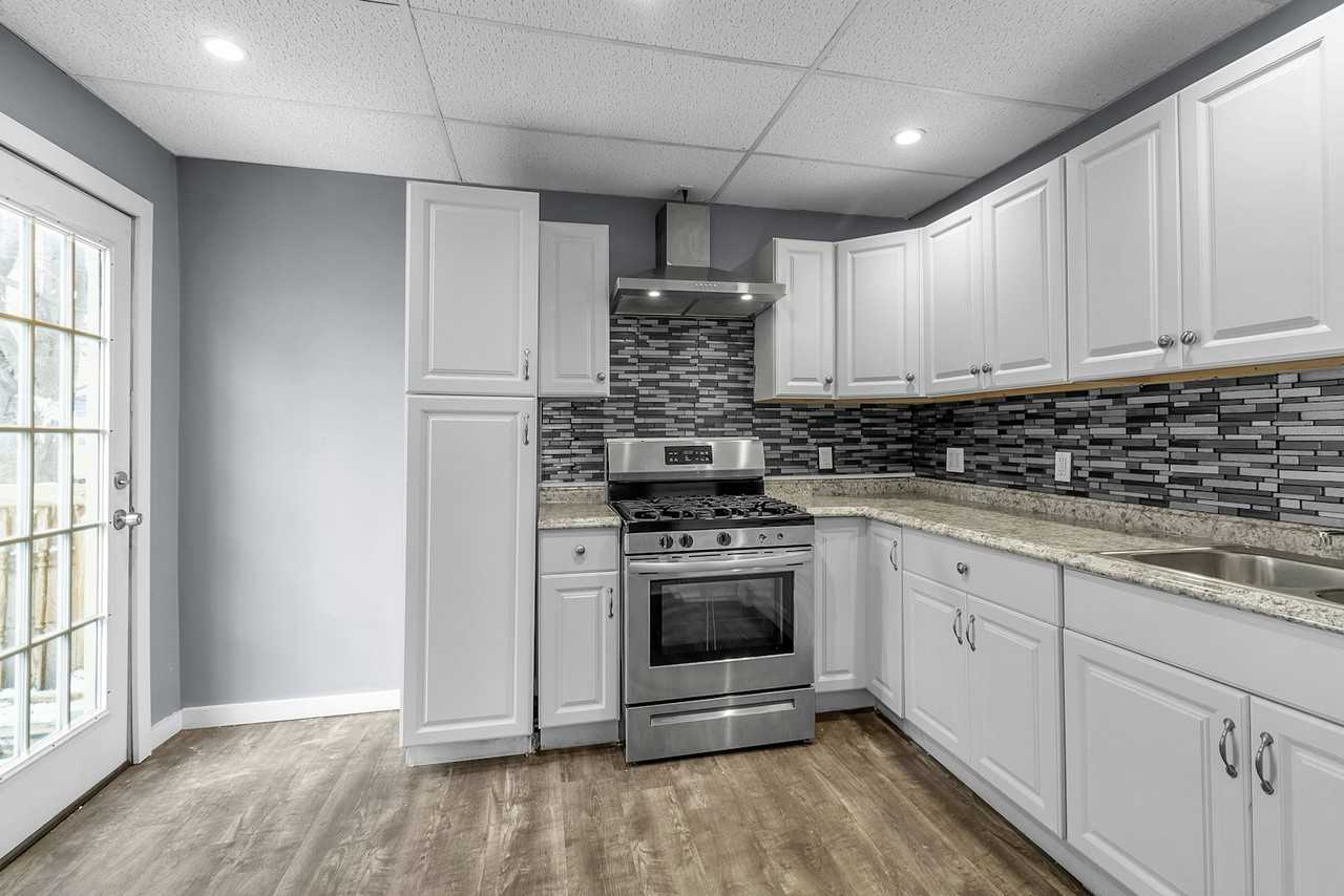 144 Sidway Street, Unit Rear House - Photo 3 of 12