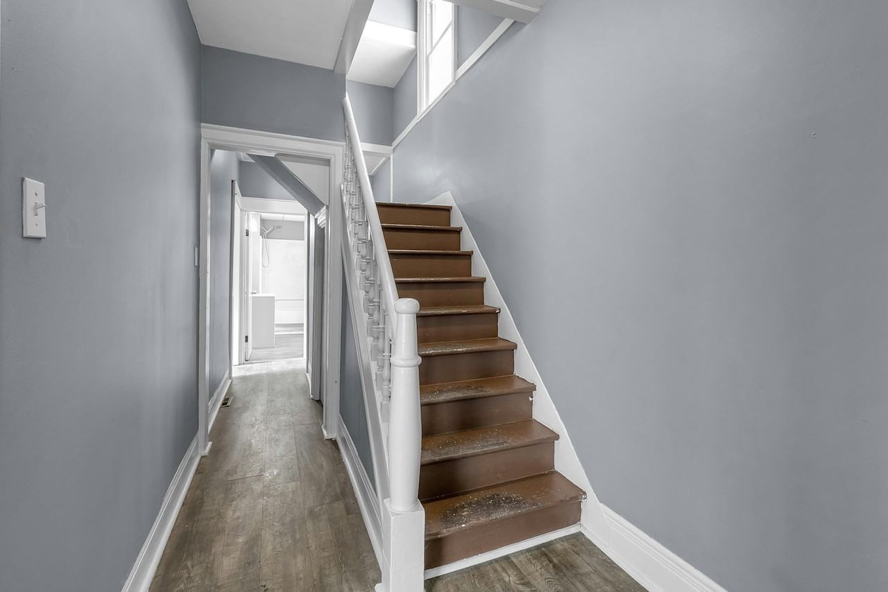 144 Sidway Street, Unit Rear House - Photo 5 of 12