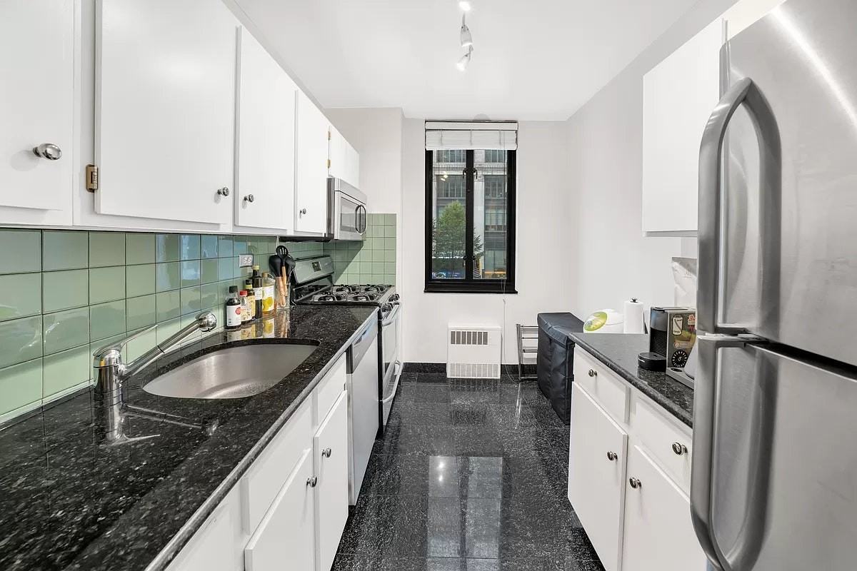 407 Park Avenue South, Unit 2A - Photo 5 of 13