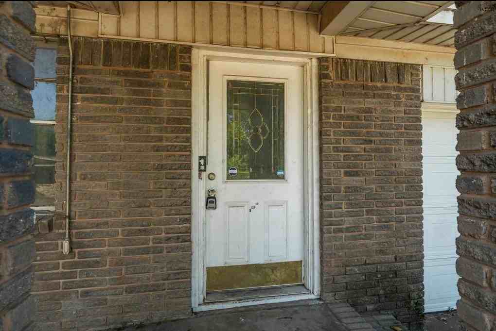 604 East 1st Street - Photo 2 of 19