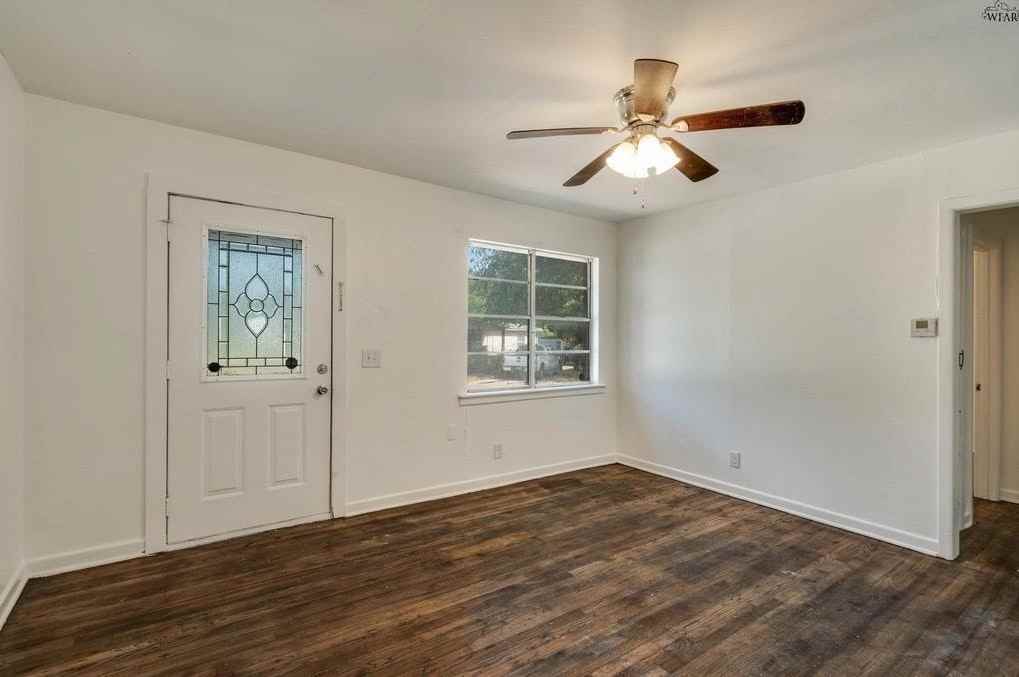 604 East 1st Street - Photo 3 of 19