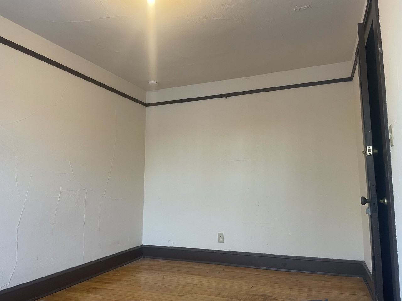 RM 2025 Sherman Avenue - Photo 2 of 13