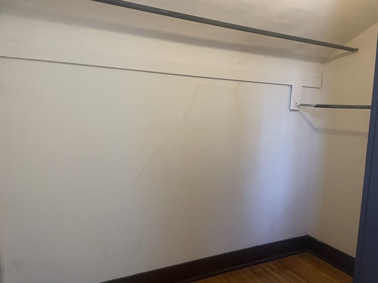 RM 2025 Sherman Avenue - Photo 3 of 13