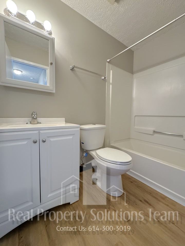 2596 Sawbury Blvd * - Photo 6 of 8