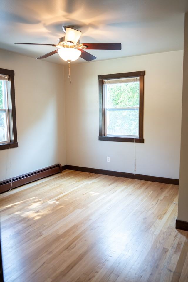 405 East 6th Street - Photo 6 of 9