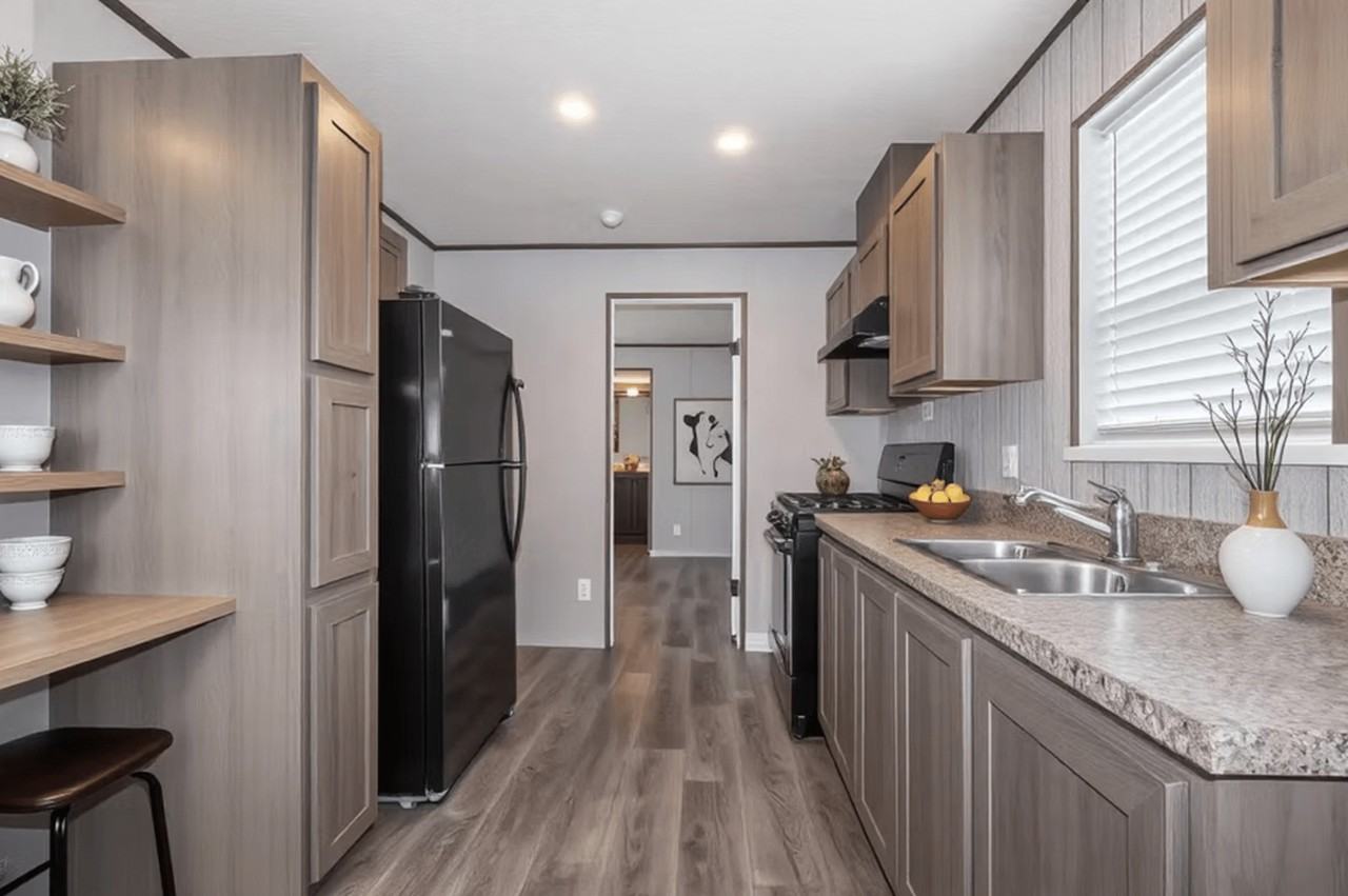 Pinewood Estates - Photo 4 of 28