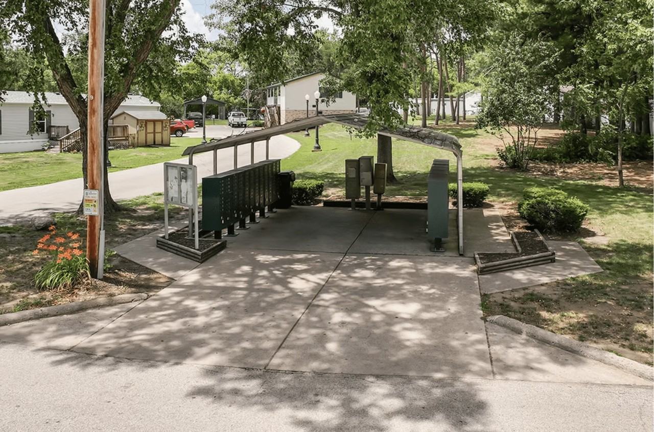 Pinewood Estates - Photo 5 of 28