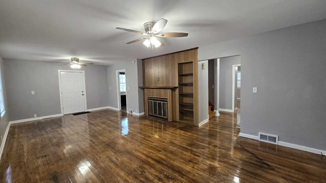 3802 Brentwood Dr #1 - Photo 5 of 9