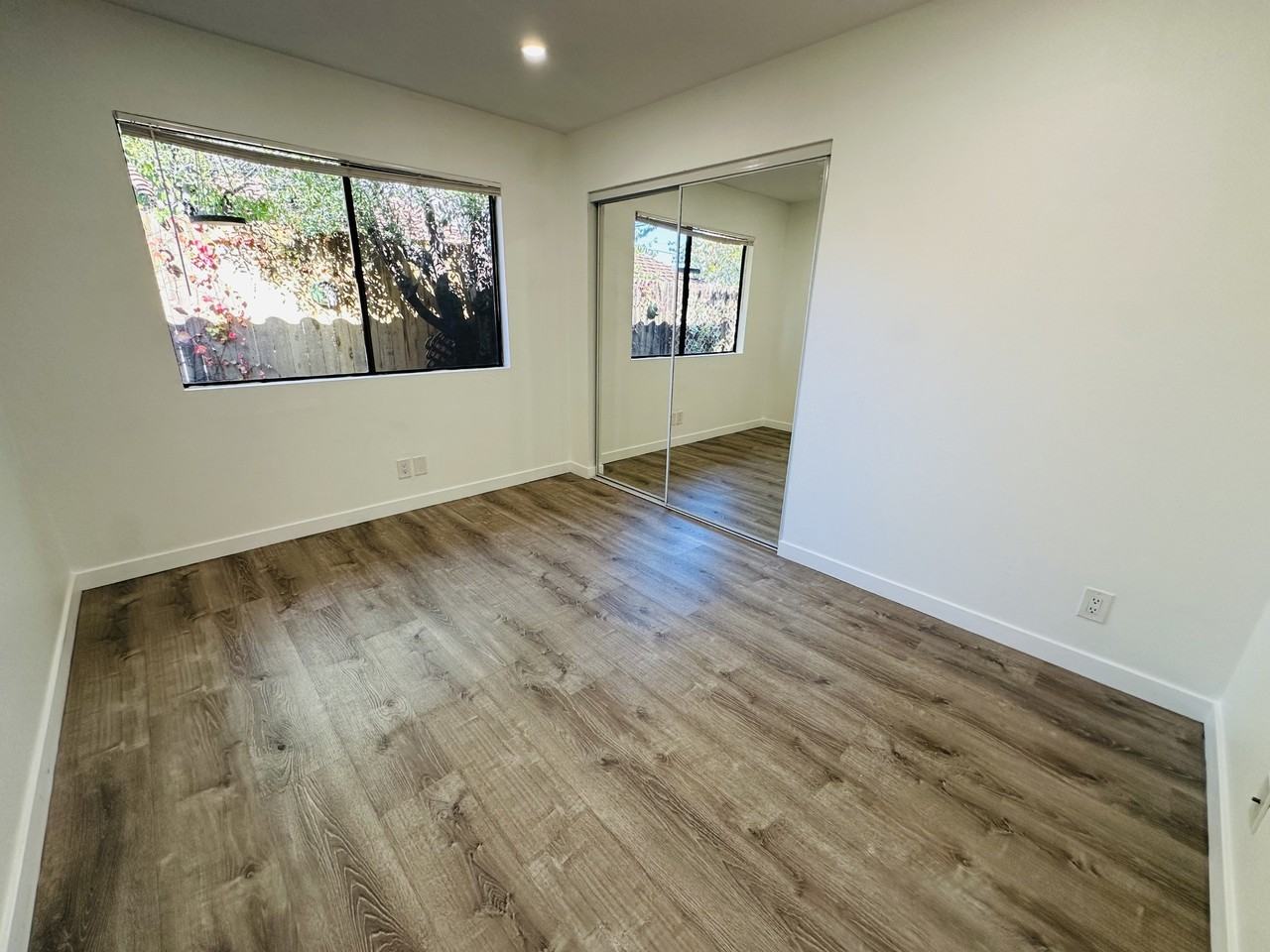 822 Olive Street - Photo 4 of 9