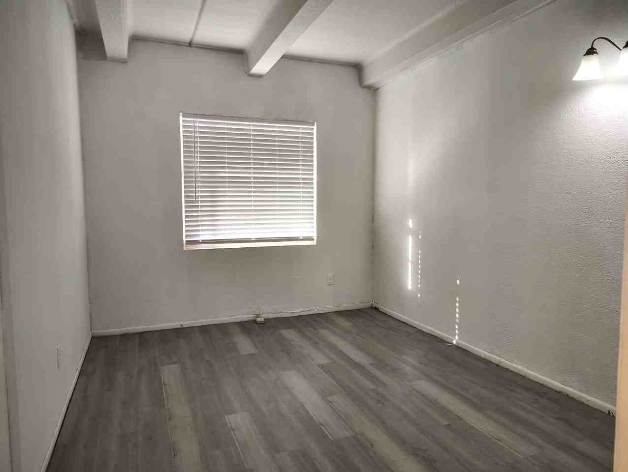 Alhambra Dr #23 - Photo 4 of 8