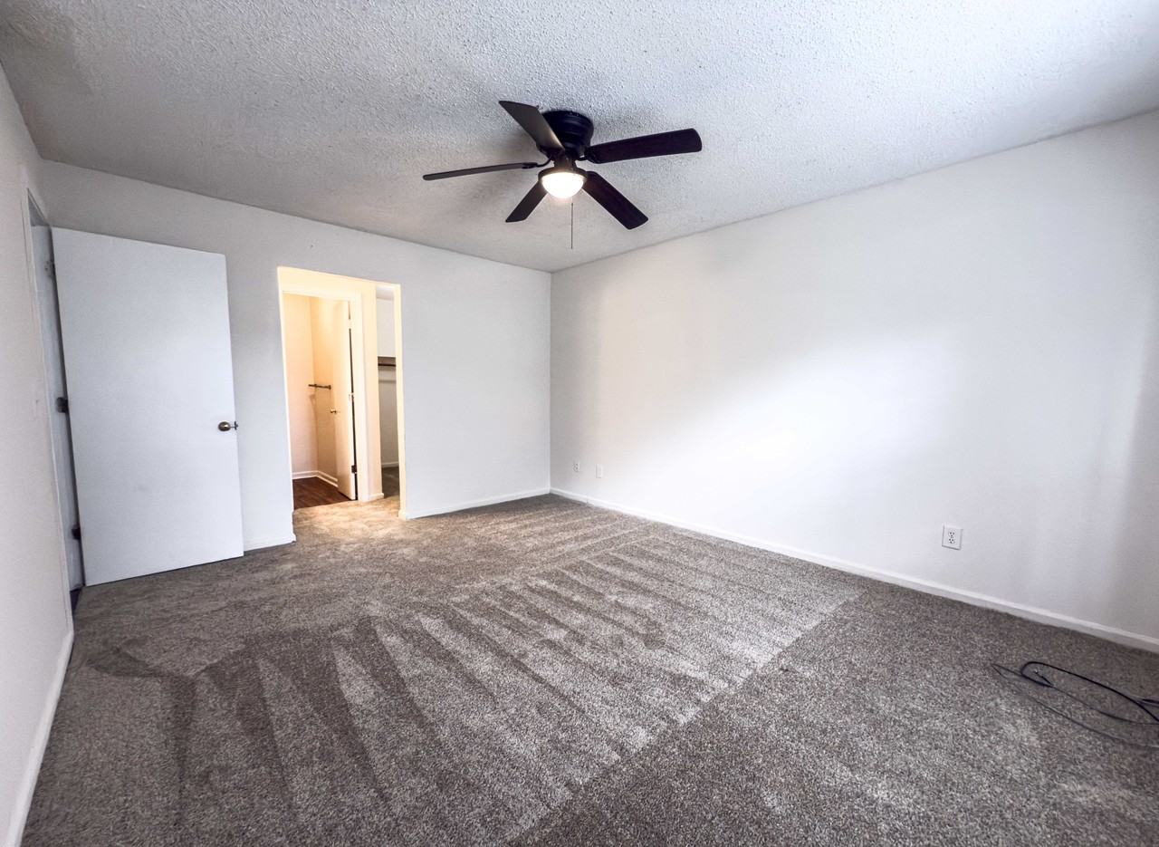 727 South Parker Dr - Photo 6 of 10