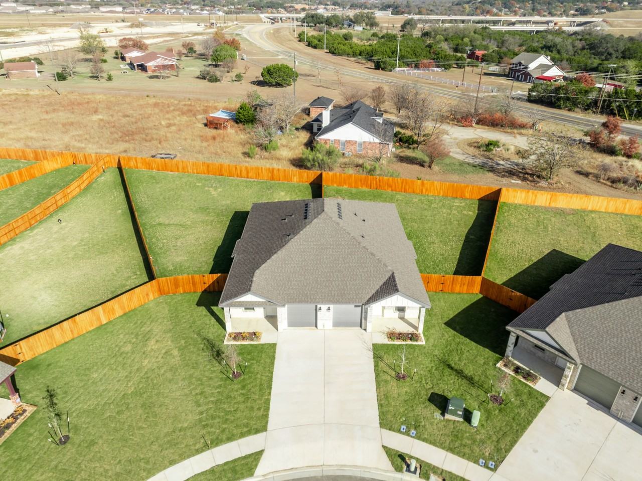 111 Logan Court - Photo 5 of 30