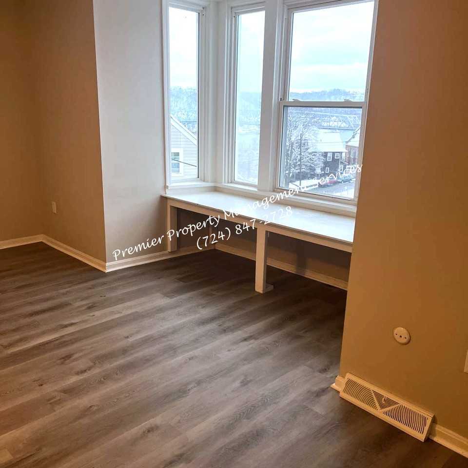 401-403 Jackson Street (Rochester) - Photo 3 of 16