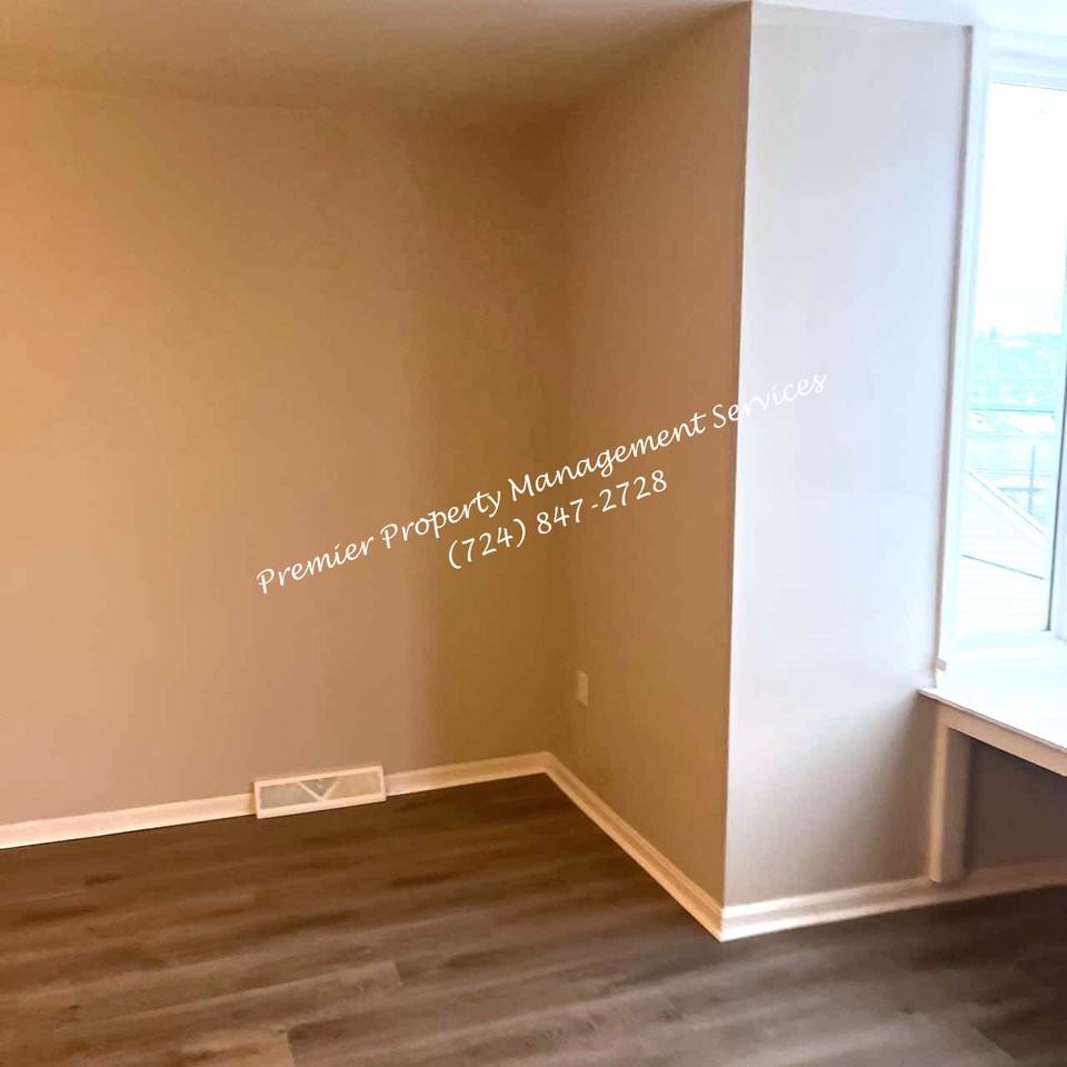 401-403 Jackson Street (Rochester) - Photo 4 of 16