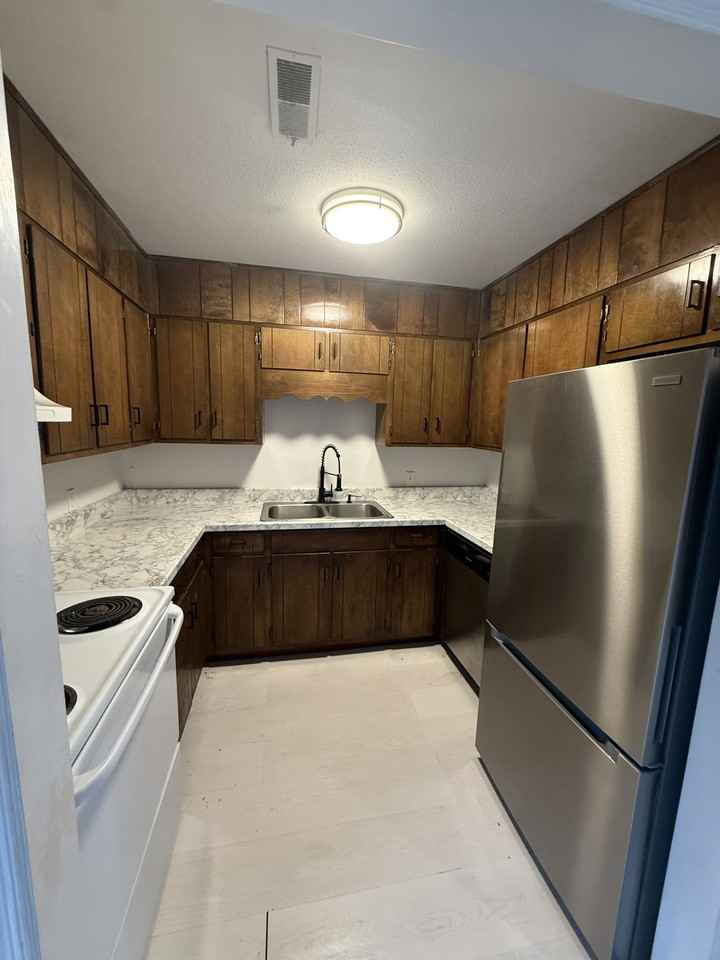 1520 Mohawk Court NW #1 - Photo 3 of 7